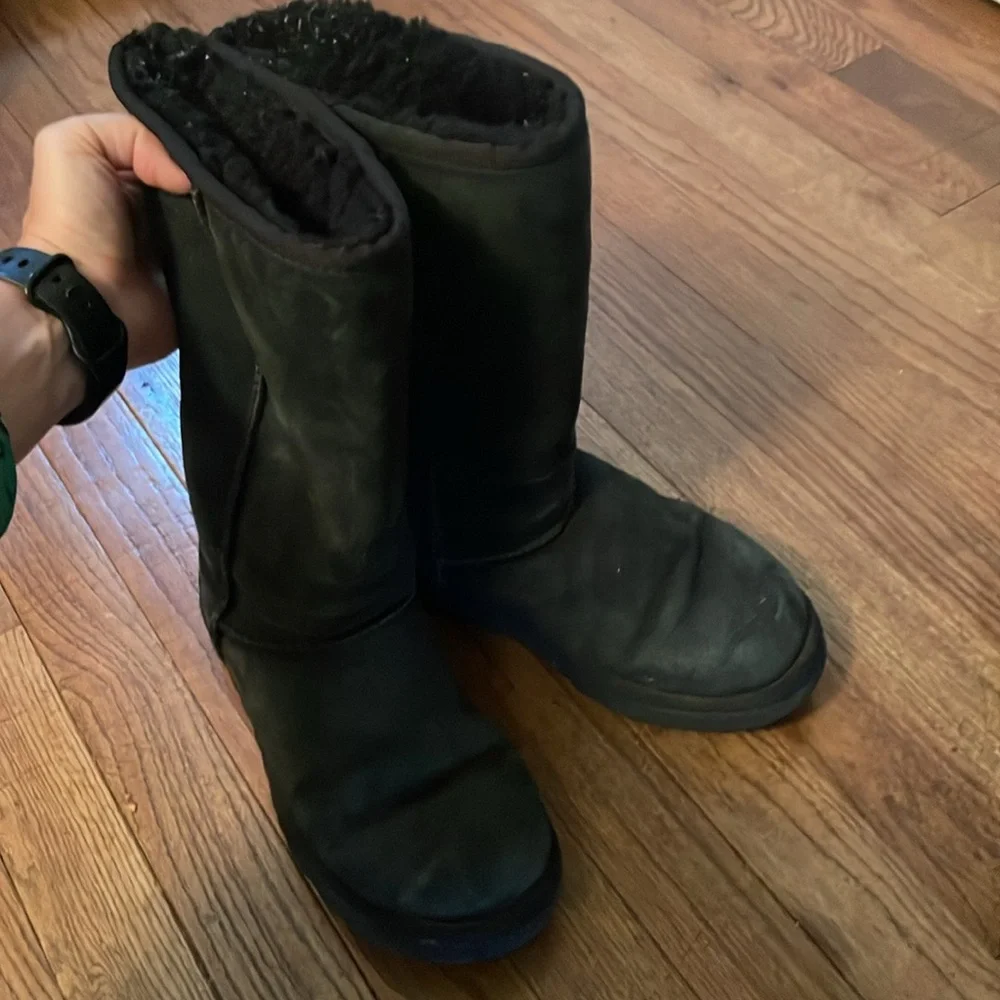 Ugg classic tall black shearling boots size 7 women